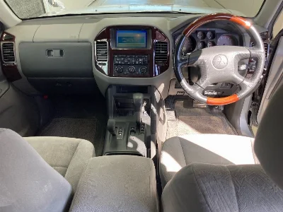 MITSUBISHI PAJERO