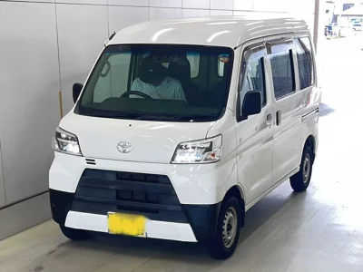 TOYOTA PIXIS VAN
