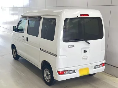 TOYOTA PIXIS VAN