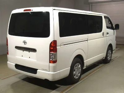 TOYOTA HIACE VAN