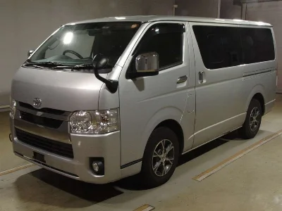TOYOTA HIACE VAN