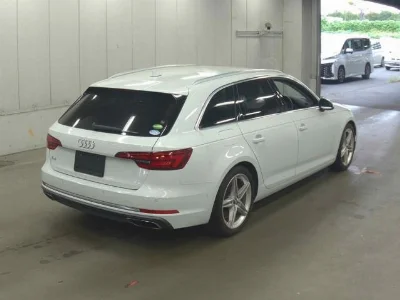 AUDI A4 AVANTE
