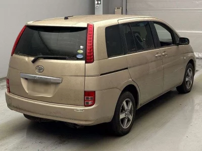 TOYOTA ISIS
