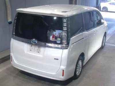 Статистика аукционов Toyota Voxy