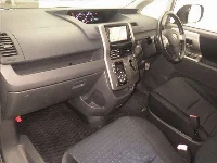 Цена авто Toyota Voxy с аукционов Японии, номер кузова ZRR75W, пробег 225 000, оценка 4