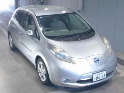 NISSAN LEAF