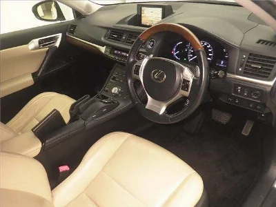 Lexus CT200h