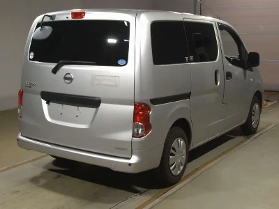 NISSAN NV200