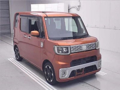DAIHATSU WAKE