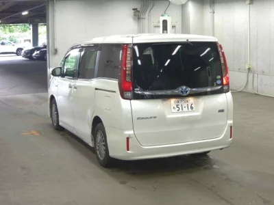 Статистика аукционов Toyota Voxy