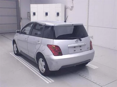 TOYOTA IST