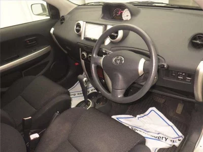 TOYOTA IST