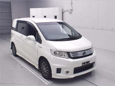 Honda Freed Spike