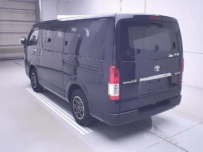 TOYOTA REGIUS ACE VAN
