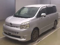 Цена авто Toyota Voxy с аукционов Японии, номер кузова ZRR70W, пробег 196 000, оценка 6