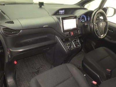 Статистика аукционов Toyota Voxy