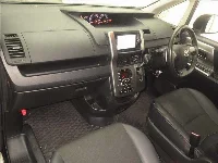 Цена авто Toyota Voxy с аукционов Японии, номер кузова ZRR70W, пробег 162 000, оценка 4