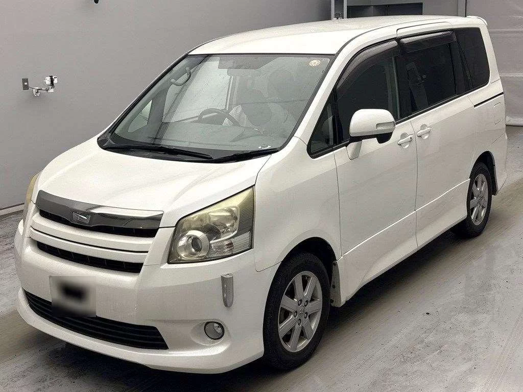 Toyota Noah 2007