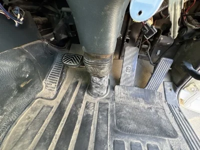 NISSAN DIESEL (UD) BIG THUMB