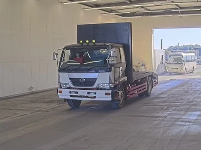 NISSAN UD