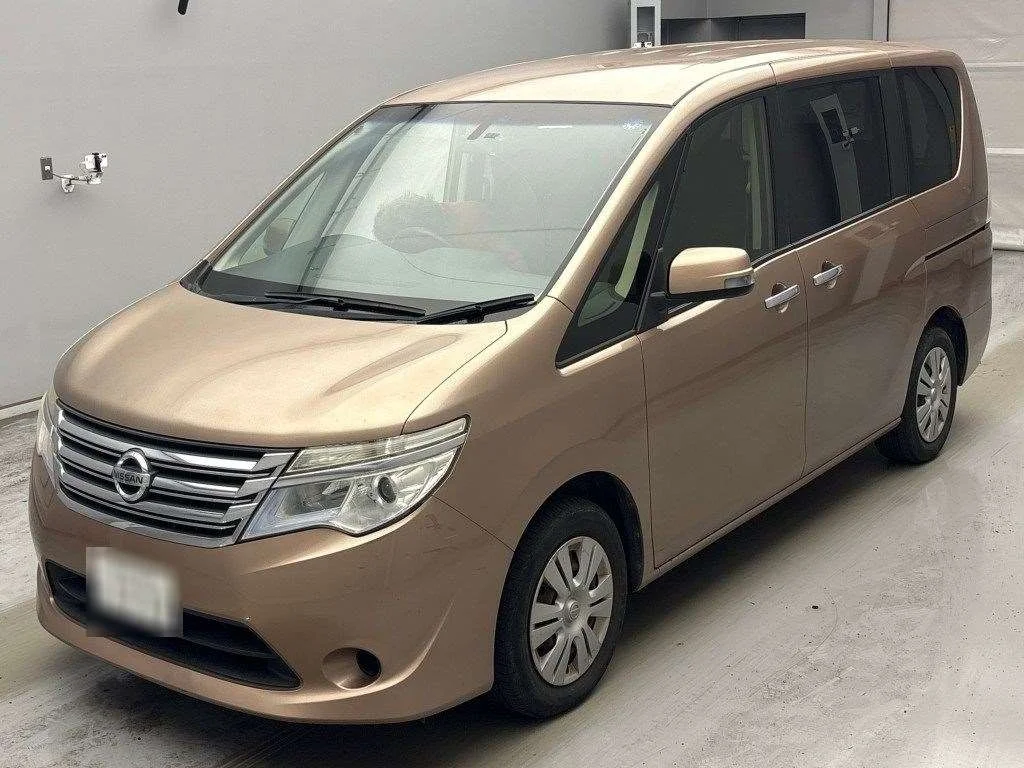 Nissan Serena 2015