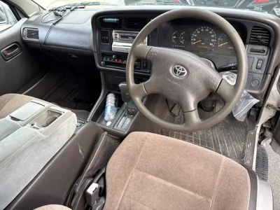 TOYOTA HIACE