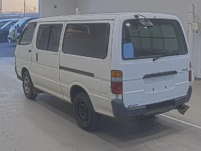 TOYOTA HIACE