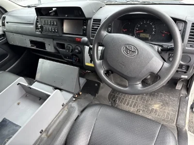 TOYOTA HIACE