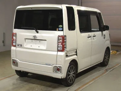 Toyota Pixis Mega