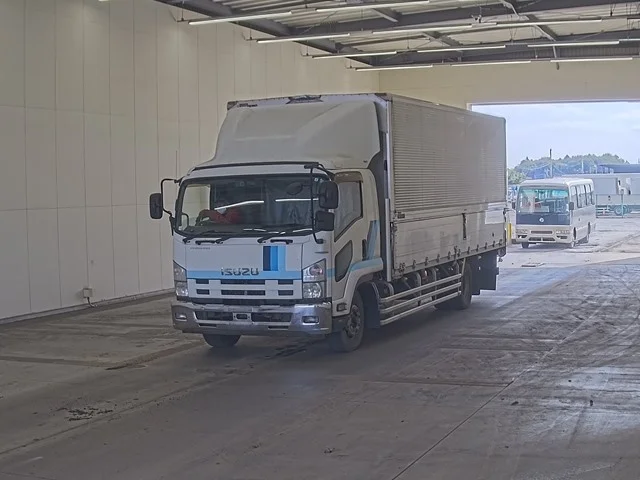 Isuzu Forward 2000