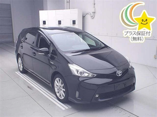 Toyota Prius Alpha 2015
