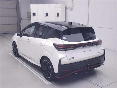 NISSAN AURA