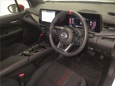 NISSAN AURA