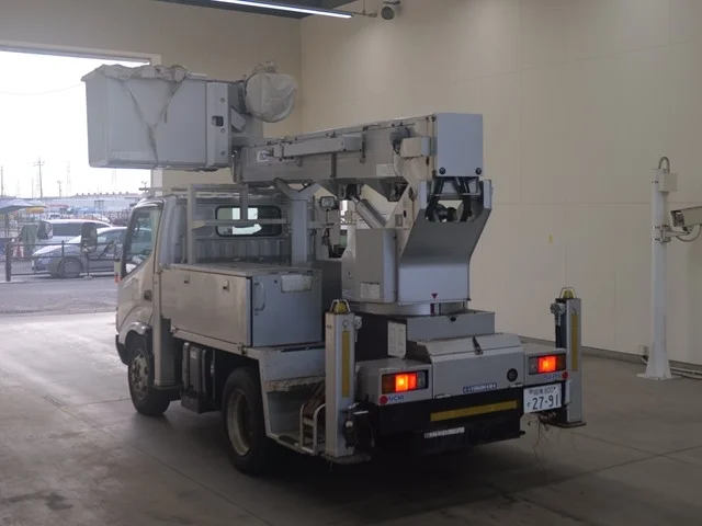 Hino Dutro  с аукциона в Японии