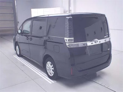 Статистика аукционов Toyota Voxy