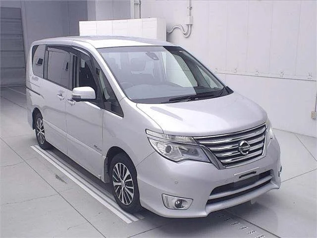 Nissan Serena 2015