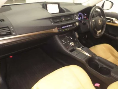 Lexus CT200h