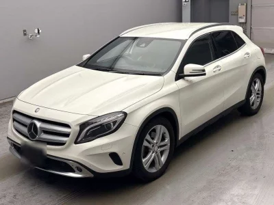 MERCEDES BENZ GLA