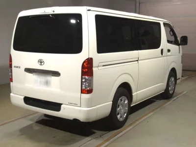 TOYOTA HIACE VAN
