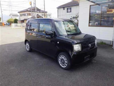 TOYOTA PIXIS SPACE