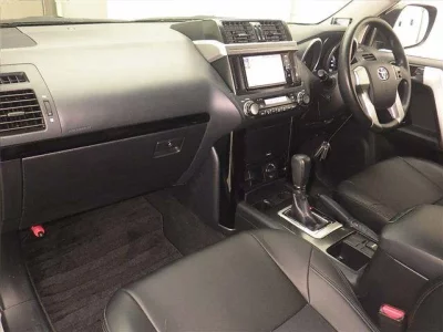 TOYOTA LAND CRUISER PRADO 4