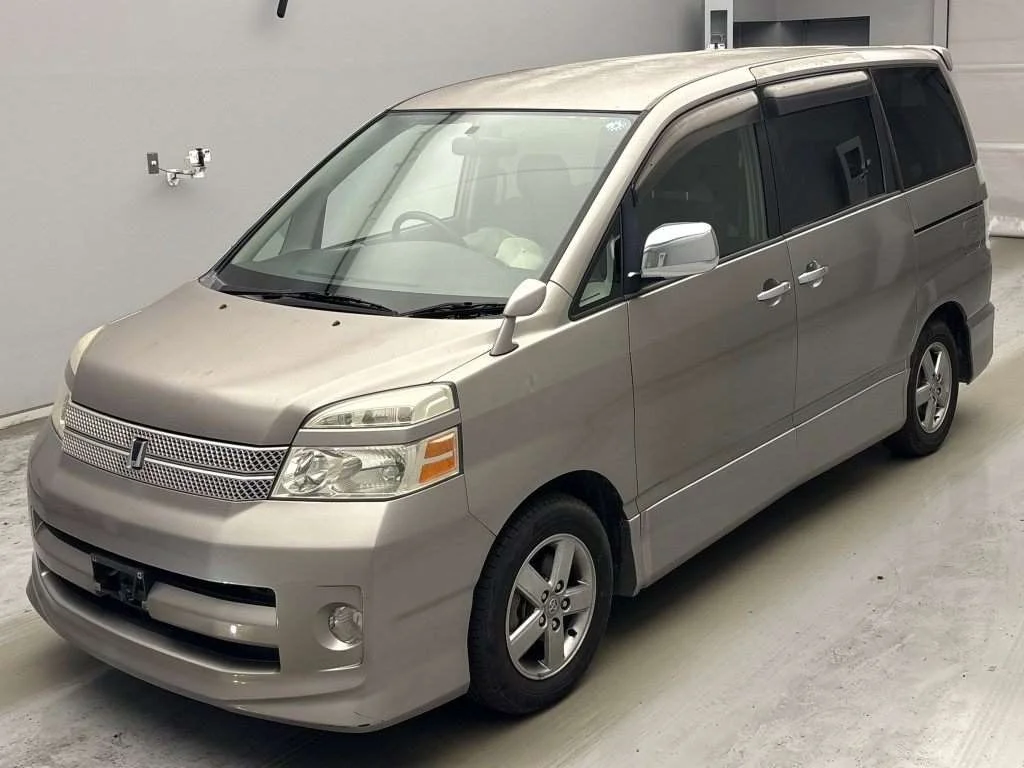 Toyota Voxy 2005
