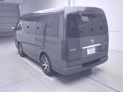 Toyota HiAce Van