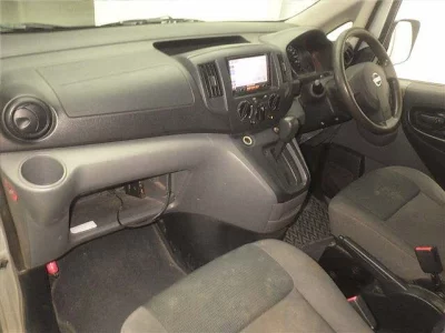 NISSAN NV200