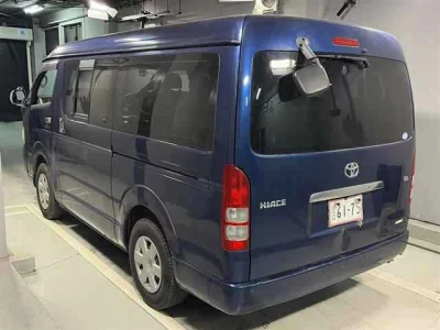 TOYOTA HIACE