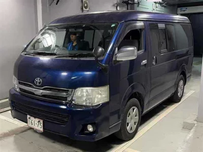 TOYOTA HIACE