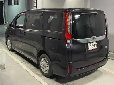 TOYOTA NOAH