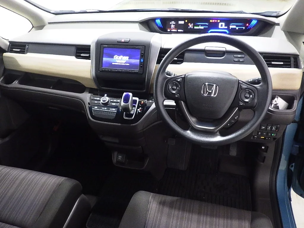 Honda Freed  с аукциона в Японии