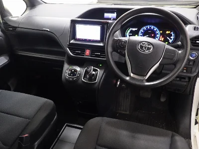 Статистика аукционов Toyota Voxy