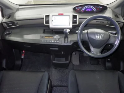 HONDA FREED SPIKE
